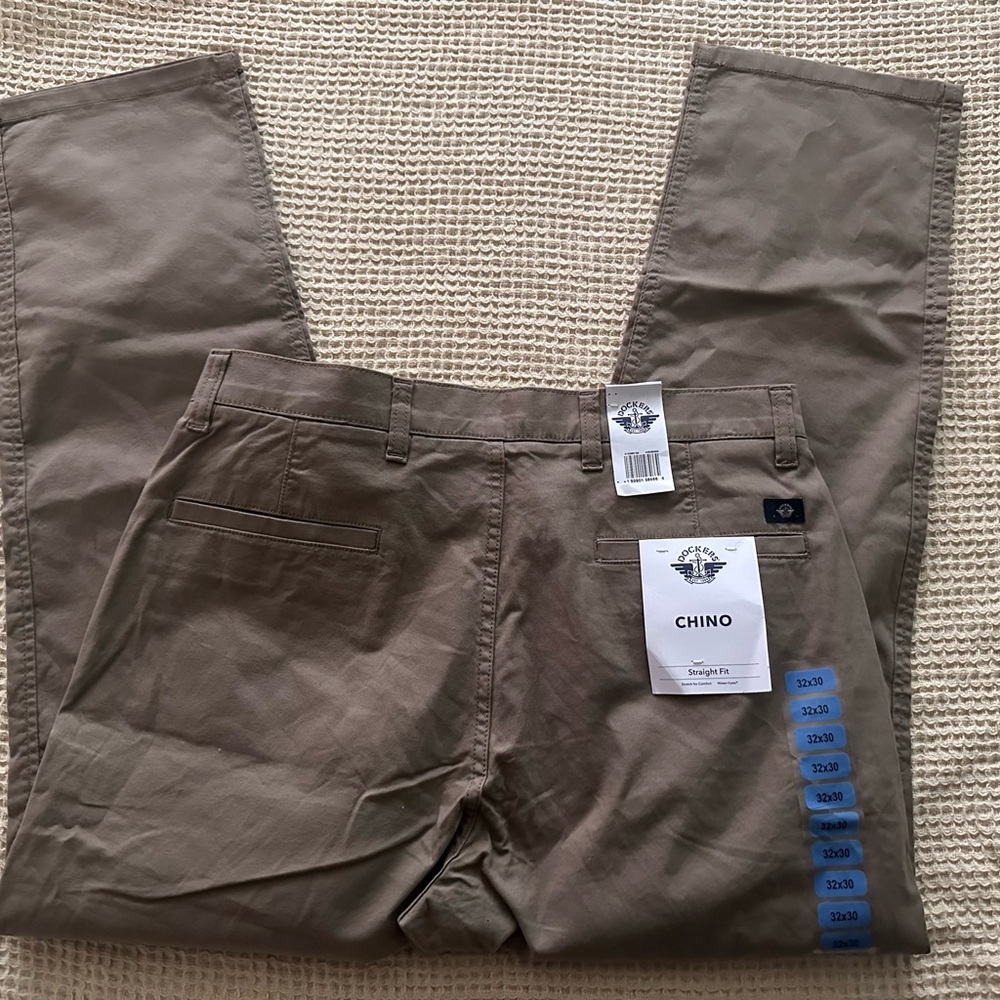 Dockers Men's Khaki Chino Pants - Light Brown